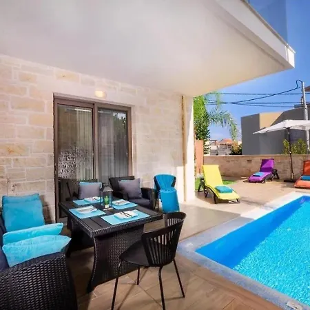 Southern Paradise - Private Pool Каламаки